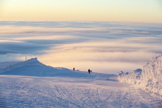 La estación de esquí de Ylläs con un mar de nubes 