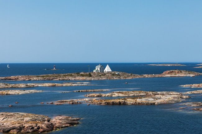 El antiguo faro de Kobba Klintar (islas Åland) hoy es un lugar muy visitado por los turistas 