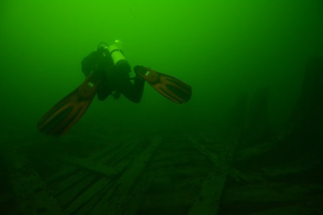 Submarinista en el Parque Nacional del Archipiélago de Ekenäs 