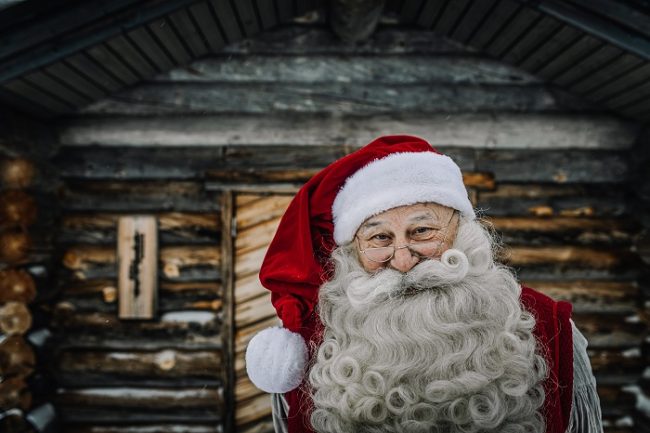 Papá Noel en su cabaña 