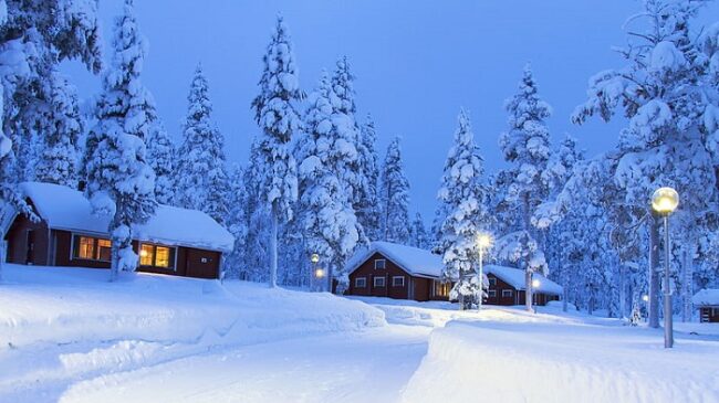 Cabañas-tradicionales-en-invierno-en-Laponia_fotoW0Peakpx