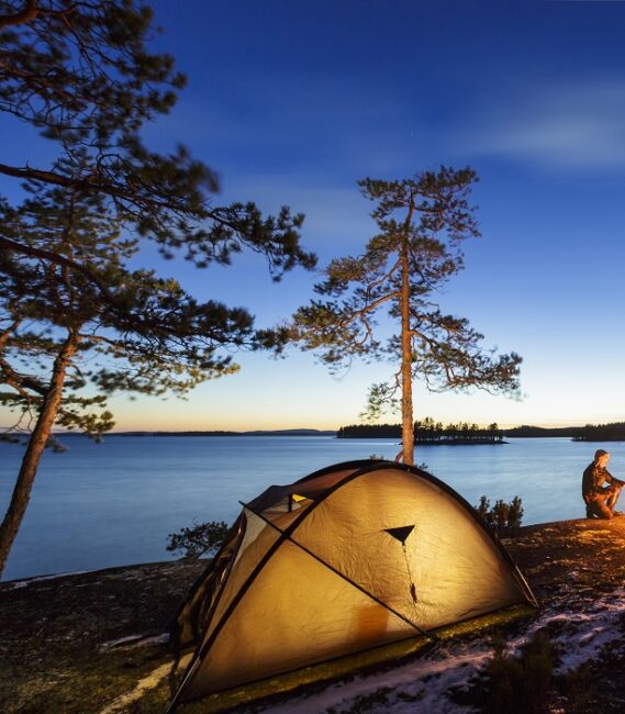 Camping-en-Laponia-en-verano_fotoPetriJauhiainen-Vastavalo-VisitFinland