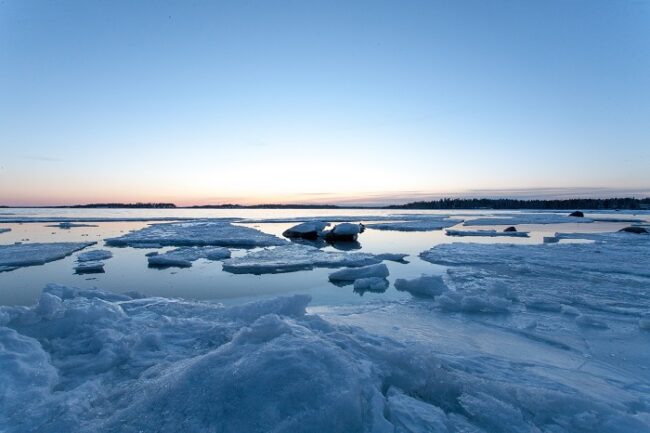 Durante-la-primavera-en-Laponia-los-lagos-y-los-ríos-se-descongelan_fotoAriPekkaDarth-VisitFinland