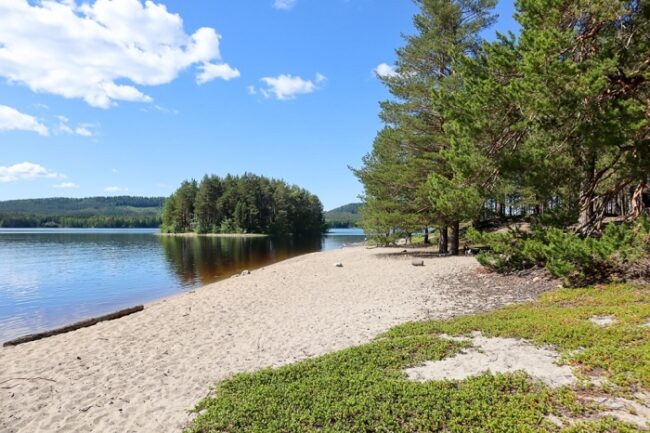 En-el-lago-Pielinen-también-se-pueden-encontrar-playas-como-esta_fotoRetkipaikka