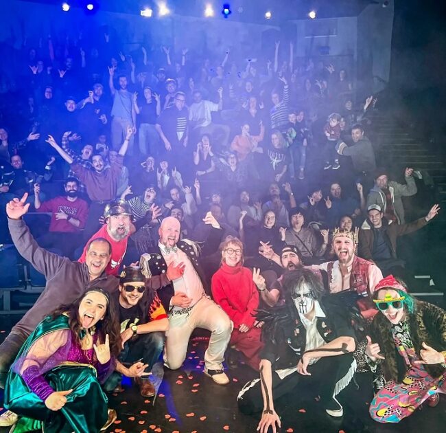 Participantes-y-publico-durante-el-Air-Guitar_fotoAir Guitar-World-Championships-Ilmakitaransoito-MM-kisat