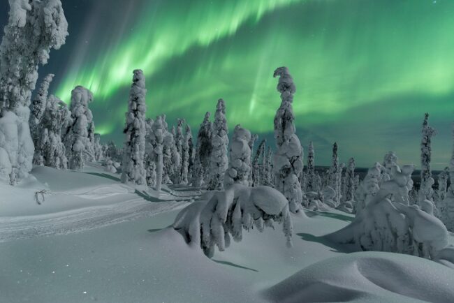 Aurora-Boreal-en-Laponia_fotoThomasKast-VisitFinland