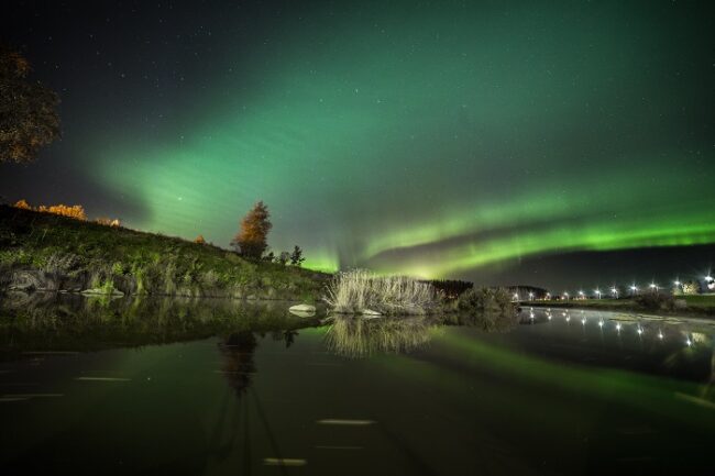 Aurora-Boreal-en-otoño_fotoMikaVahtera-VisitFinland